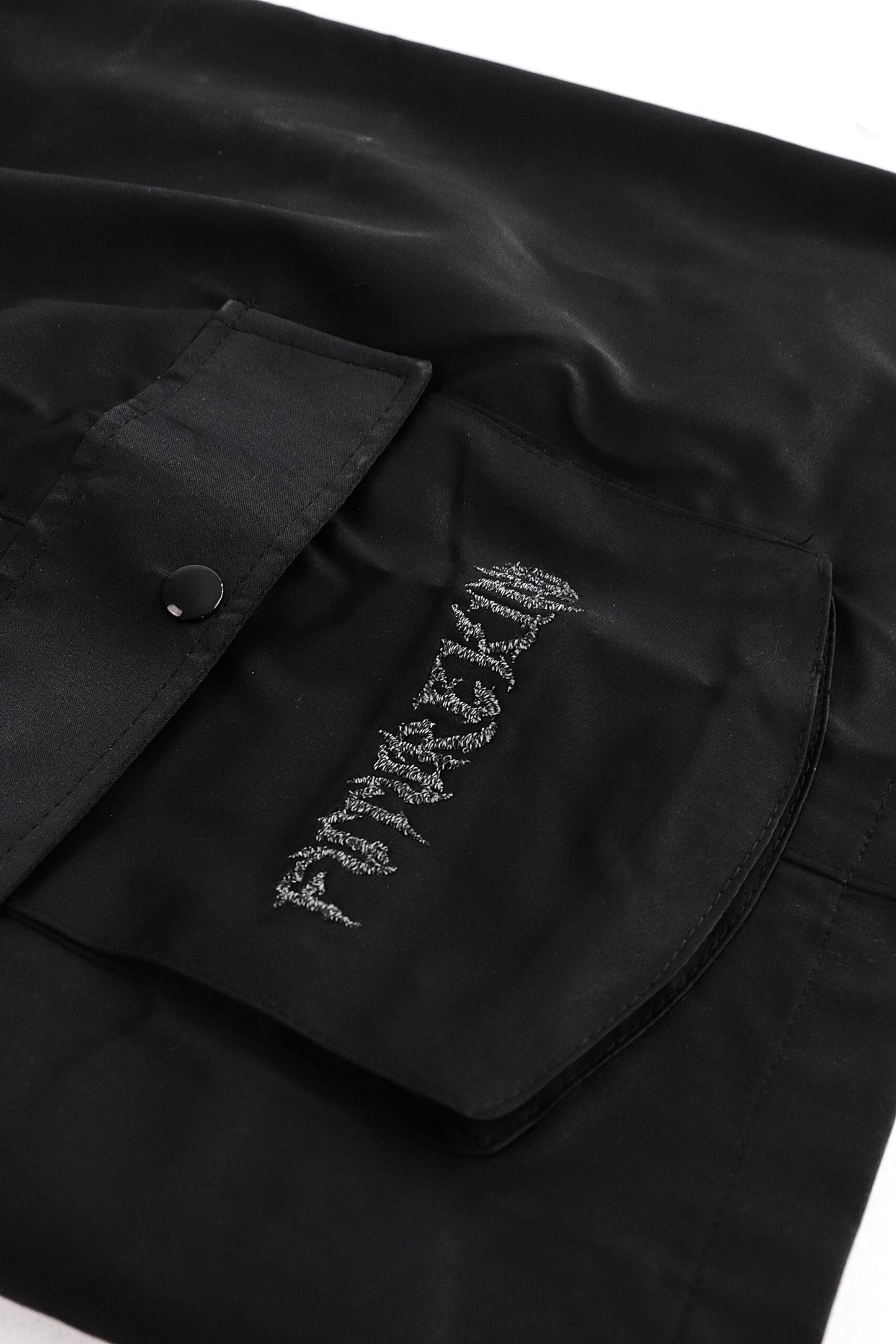 ESSENTIAL LOGO SHORTS