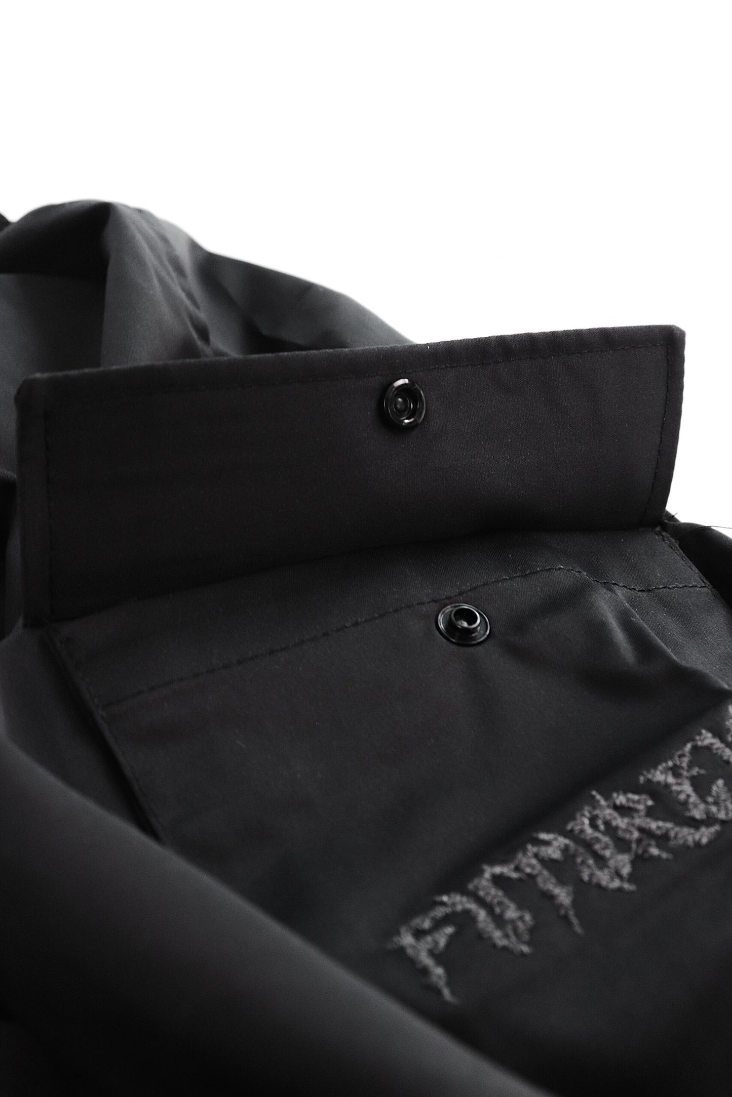 ESSENTIAL LOGO SHORTS