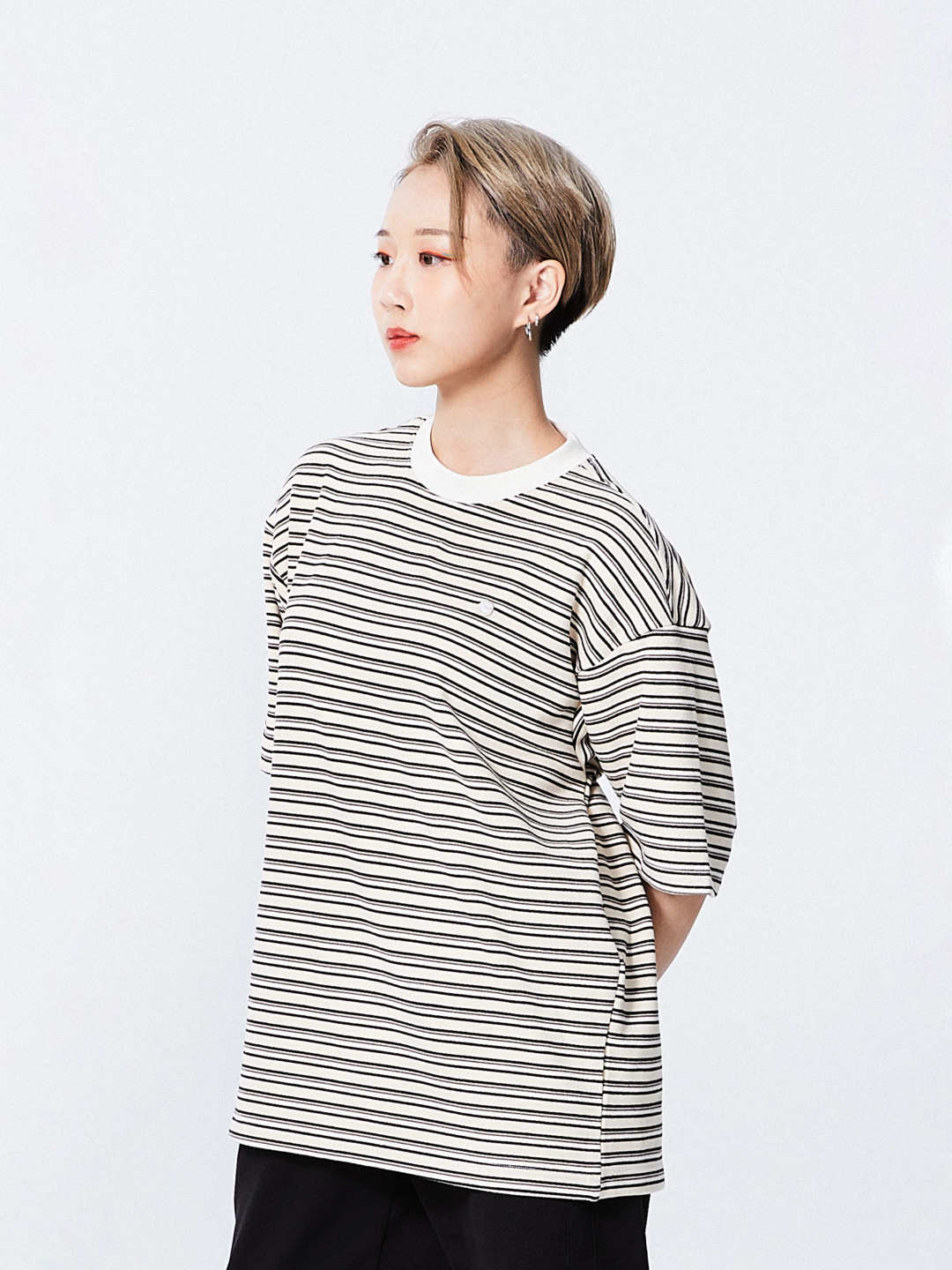 Cozy Stripes Emblem Tee | Grey