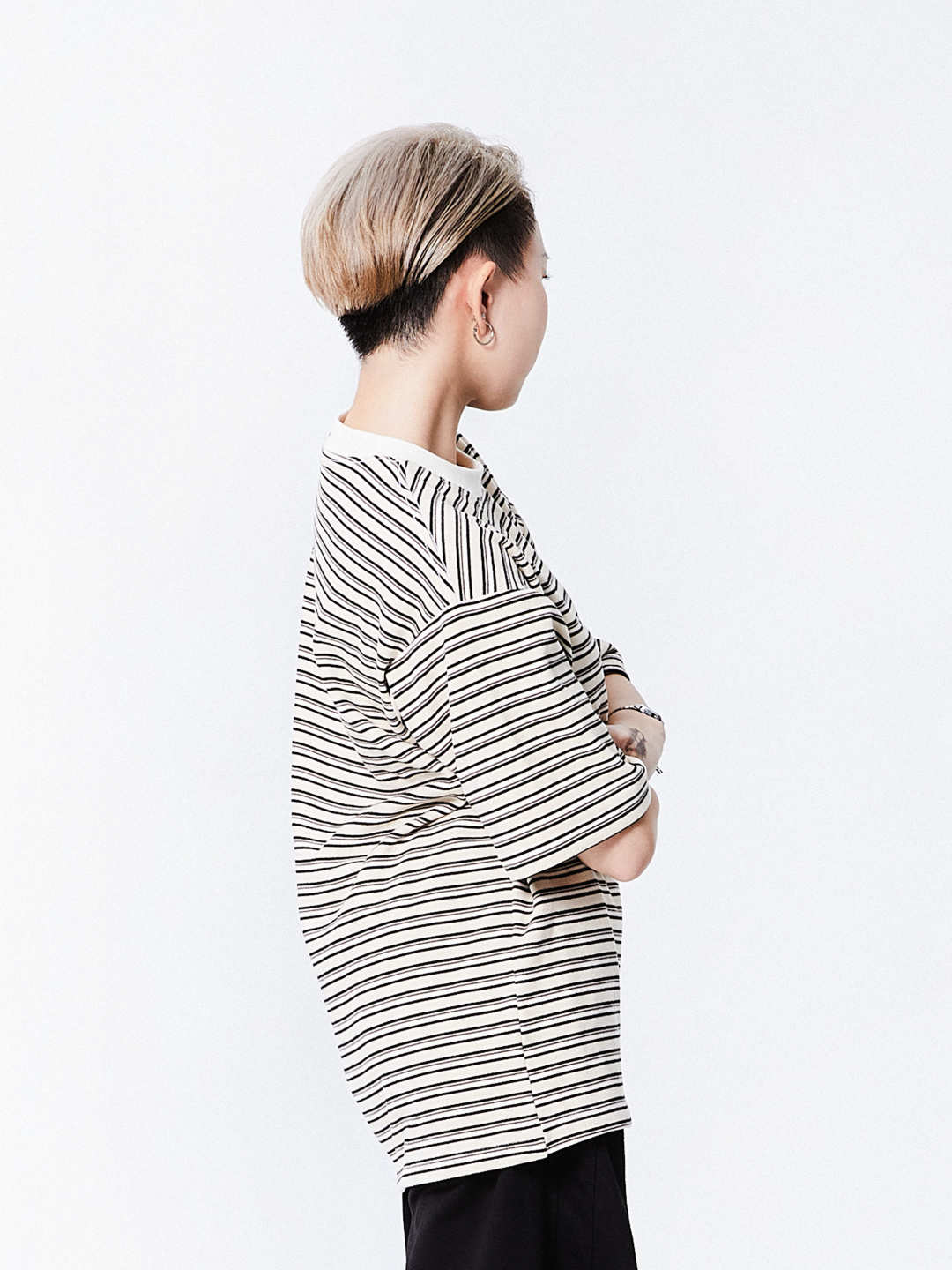 Cozy Stripes Emblem Tee | Grey