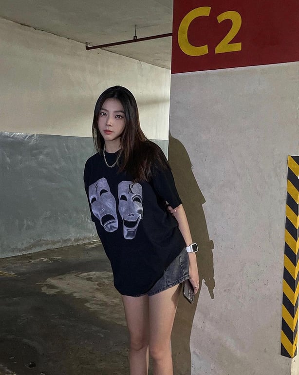 S23 TWO FACE LOGO BLACK TEE
