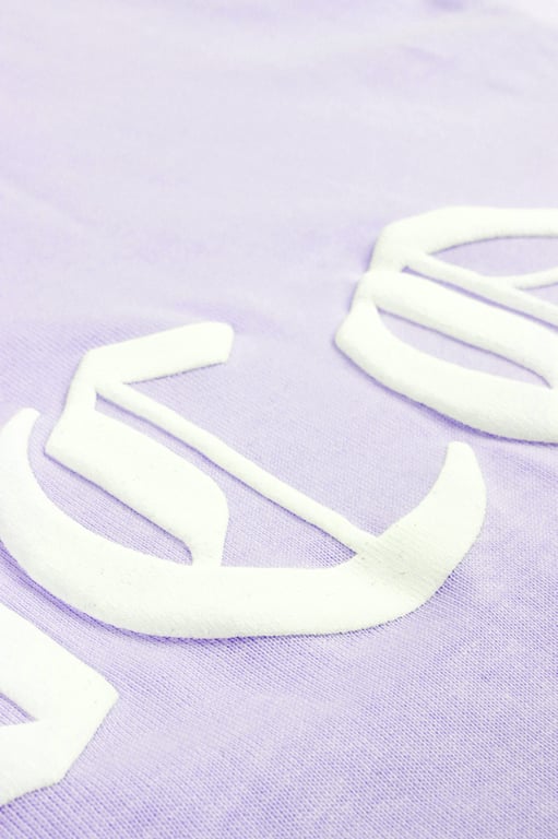 SS24 EMBOSSED LOGO PURPLE TEE